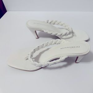 BCBGENERATION
TULANI FAUX LEATHER THONG SLIDE SANDALS SIZE 8 NEW